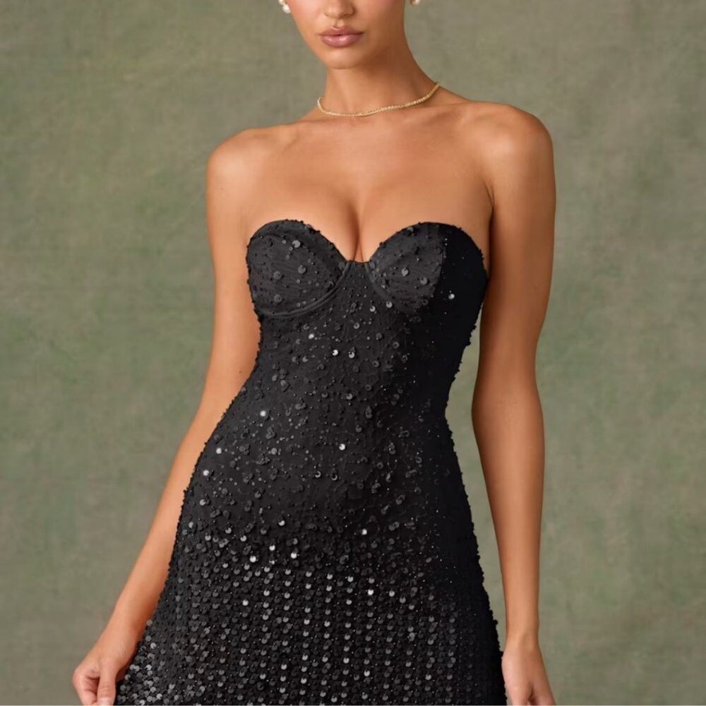 Viela Embellished Sweetheart-Neck A-Line Mini Dress in Black - Picture 5 of 7
